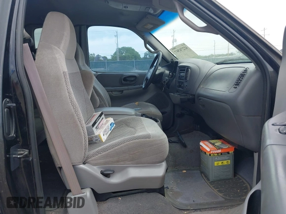 2000 Ford F-150 XL с VIN 1FTRX17W8YNC06734, выставлен на аукционе IAAI как лот 42274307 с пробегом 208 613 миль миль и . История ставок и продаж доступна на DreamBid. Изображение 5.