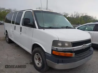2007 Chevrolet Express Passenger with VIN 1GAHG39UX71162351, listed as a IAAI auction lot 41887144 with 353,473 mi miles and . Bid and sale history available at DreamBid. Image 1.