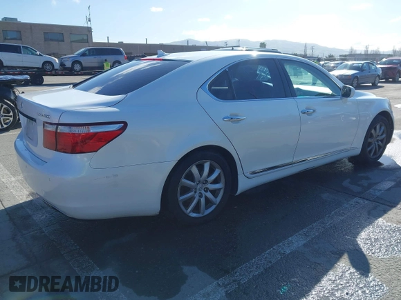 2007 Lexus LS 460 with VIN JTHBL46F575047233, listed as a IAAI auction lot 41933117 with Not Provided miles. Bid and sale history available at carsss.com. Image 4.