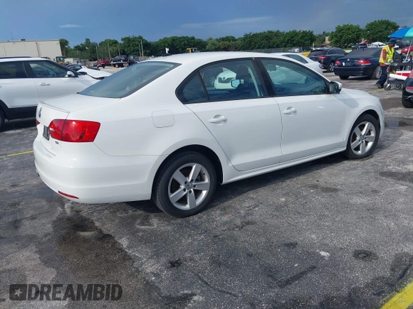 2011 Volkswagen Jetta TDI with VIN 3VWLL7AJ7BM062447, listed as a IAAI auction lot 42756742 with 126,829 mi miles and . Bid and sale history available at DreamBid. Image 4.