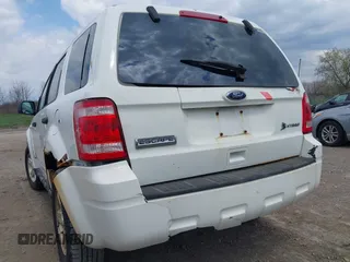 2008 Ford Escape Hybrid z VIN 1FMCU49H48KB66079, wystawiony jako IAAI lot #42113471 z przebiegiem 181 185 mil mil oraz . Historia ofert i sprzedaży dostępna na DreamBid. Obrazek 6.