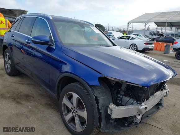 2018 Mercedes-Benz GLC with VIN WDC0G4JB2JV040730, listed as a IAAI auction lot 41709352 with 58,790 mi miles. Bid and sale history available at carsss.com. Image 1.