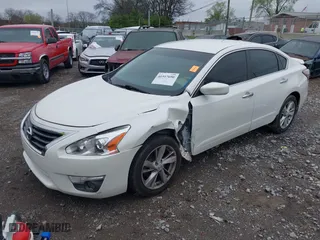 2015 Nissan Altima 2.5 S with VIN 1N4AL3AP2FC476885, listed as a IAAI auction lot 41917690 with 147,345 mi miles. Bid and sale history available at carsss.com. Image 2.
