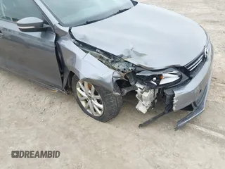2011 Volkswagen Jetta SE with VIN 3VWDZ7AJ4BM370033, listed as a IAAI auction lot 42367238 with 161,635 mi miles and . Bid and sale history available at DreamBid. Image 6.