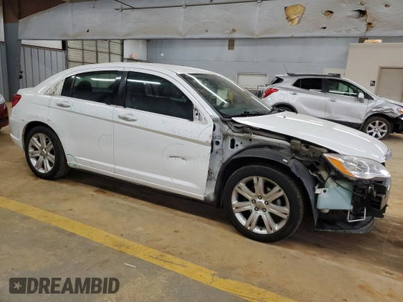 2013 Chrysler 200 LX with VIN 1C3CCBAB9DN761882, listed as a Copart auction lot 85113374 with 164,102 mi miles and Salvage Title. Bid and sale history available at carsss.com. Image 4.