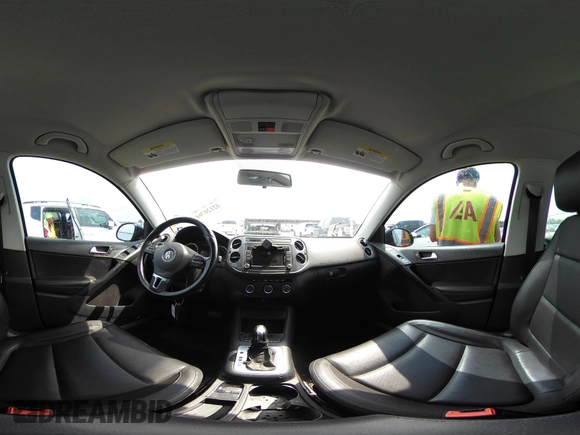 2015 Volkswagen Tiguan SE with VIN WVGAV7AX1FW508313, listed as a IAAI auction lot 42120704 with 136,405 mi miles and . Bid and sale history available at DreamBid. Image 18.