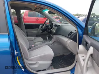 2008 Toyota Highlander z VIN JTEES41A282073963, wystawiony jako IAAI lot #42273519 z przebiegiem 216 183 mil mil oraz . Historia ofert i sprzedaży dostępna na DreamBid. Obrazek 5.