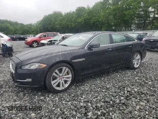 2017 Jaguar XJ Portfolio with VIN SAJWJ2GD3H8W10775, listed as a Copart auction lot 59276325 with 90,345 mi miles and Salvage title. Bid and sale history available at DreamBid. Image 1.