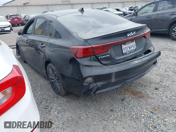 2023 Kia Forte GT-Line z VIN 3KPF54AD8PE539617, wystawiony jako IAAI lot #41890617 z przebiegiem 26 855 mil mil oraz . Historia ofert i sprzedaży dostępna na DreamBid. Obrazek 3.