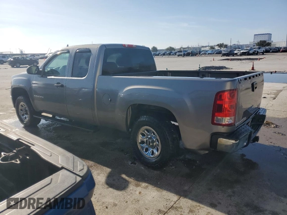 2008 GMC Sierra 1500 Work Truck z VIN 1GTEC19C88Z178603, wystawiony jako Copart lot #87082794 z przebiegiem 248 983 mil mil oraz Szkoda całkowita • Salvage title. Historia ofert i sprzedaży dostępna na DreamBid. Obrazek 2.