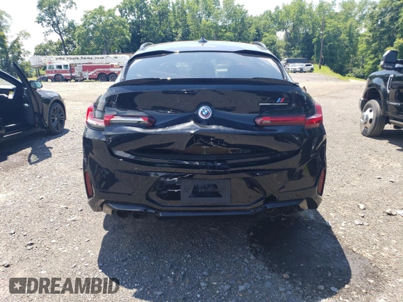 2023 BMW X4 M z VIN 5YM23EC02P9R51063, wystawiony jako Copart lot #62437474 z przebiegiem 5 395 mil mil oraz Szkoda całkowita • Salvage title. Historia ofert i sprzedaży dostępna na DreamBid. Obrazek 6.