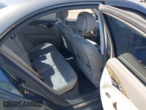 2008 Mercedes-Benz E-Class Luxury 3.5L with VIN WDBUF56X18B228816, listed as a IAAI auction lot 41839315 with 148,521 mi miles. Bid and sale history available at carsss.com. Image 8.