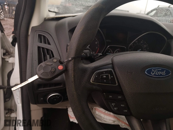 2015 Ford Focus SE with VIN 1FADP3F27FL350469, listed as a IAAI auction lot 41675087 with 152,013 mi miles. Bid and sale history available at carsss.com. Image 11.