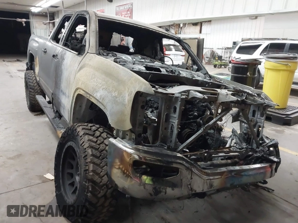 2018 GMC Sierra 1500 SLE z VIN 1GTV2MEC2JZ226046, wystawiony jako IAAI lot #41819120 z przebiegiem Nie podano mil oraz . Historia ofert i sprzedaży dostępna na DreamBid. Obrazek 1.
