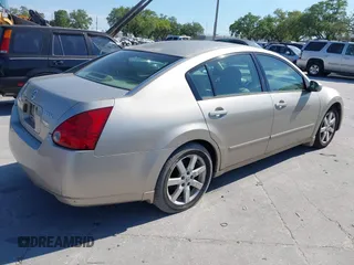 2004 Nissan Maxima SL with VIN 1N4BA41E14C931267, listed as a IAAI auction lot 41911875 with 129,161 mi miles. Bid and sale history available at carsss.com. Image 4.