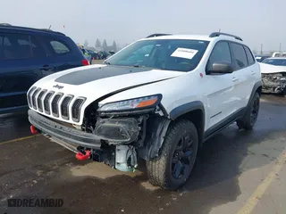 2018 Jeep Cherokee Trailhawk with VIN 1C4PJMBX8JD525945, listed as a IAAI auction lot 41008604 with 111,086 mi miles. Bid and sale history available at carsss.com. Image 21.
