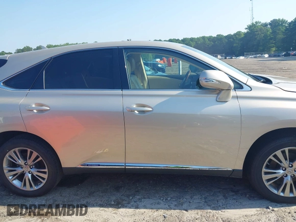 2013 Lexus RX 450h z VIN JTJZB1BA1D2006779, wystawiony jako IAAI lot #42564276 z przebiegiem 54 303 mil mil oraz . Historia ofert i sprzedaży dostępna na DreamBid. Obrazek 13.