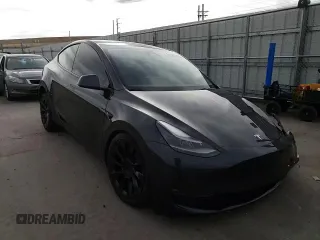 2024 Tesla Model Y Long Range with VIN 7SAYGAEE5RF038446, listed as a Copart auction lot 48868025 with 10,410 mi miles and Salvage Title. Bid and sale history available at DreamBid. Image 10.