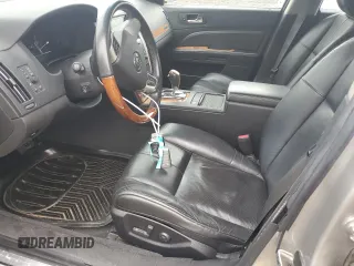 2008 Cadillac STS RWD z VIN 1G6DK67V880159279, wystawiony jako Copart lot #55487375 z przebiegiem 73 341 mil mil oraz Szkody całkowita. Historia ofert i sprzedaży dostępna na DreamBid. Obrazek 7.