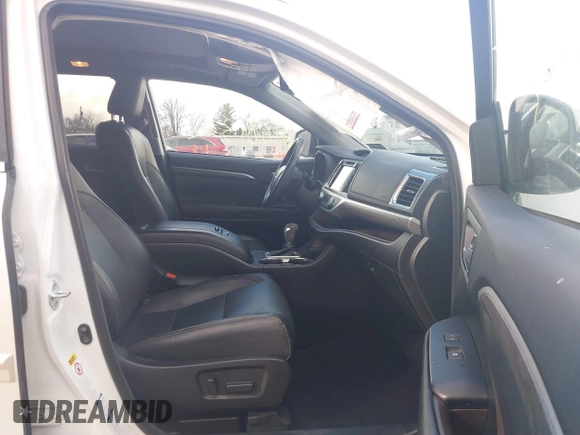 2017 Toyota Highlander Limited with VIN 5TDDZRFH7HS446499, listed as a IAAI auction lot 41681302 with 89,055 mi miles and . Bid and sale history available at DreamBid. Image 5.
