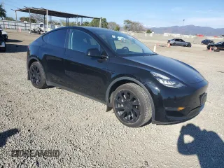 2021 Tesla Model Y Long Range z VIN 5YJYGDEE3MF092495, wystawiony jako Copart lot #50664225 z przebiegiem 72 947 mil mil oraz Szkoda całkowita • Salvage title. Historia ofert i sprzedaży dostępna na DreamBid. Obrazek 4.