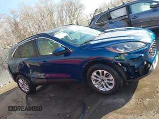 2020 Ford Escape SE with VIN 1FMCU9G60LUB37190, listed as a IAAI auction lot 41641727 with 24,845 mi miles. Bid and sale history available at carsss.com. Image 13.