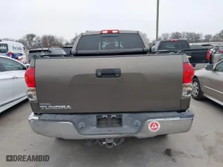 2007 Toyota Tundra SR5 with VIN 5TBRV54107S472417, listed as a IAAI auction lot 41547182 with 189,640 mi miles. Bid and sale history available at carsss.com. Image 16.