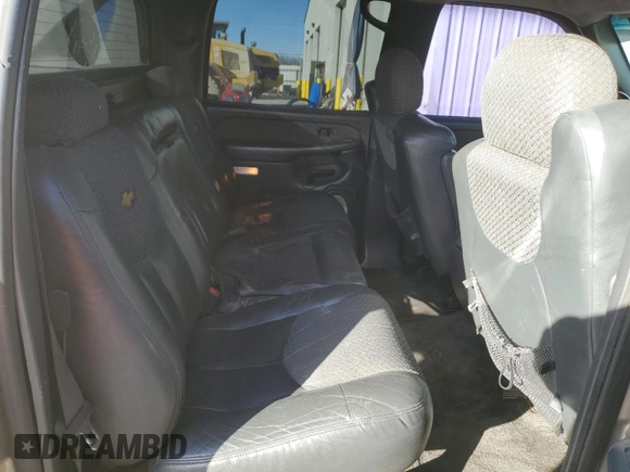 2002 Chevrolet Avalanche z VIN 3GNEC13T62G249465, wystawiony jako Copart lot #84878094 z przebiegiem 209 864 mil mil oraz Czysty tytuł • Clean title. Historia ofert i sprzedaży dostępna na DreamBid. Obrazek 10.
