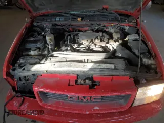 2000 GMC Sonoma SLS with VIN 1GTCS19W1Y8304827, listed as a Copart auction lot 47727685 with 254,655 mi miles and Non Repairable. Bid and sale history available at DreamBid. Image 12.