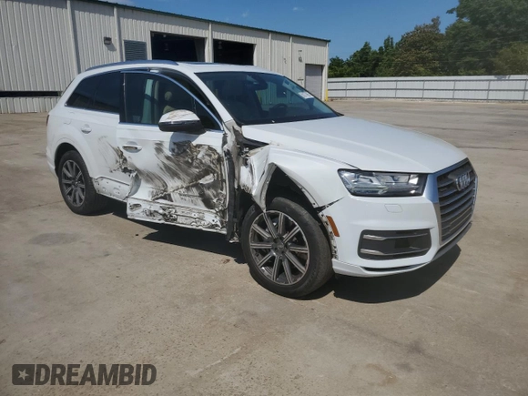 2017 Audi Q7 Premium Plus with VIN WA1LAAF72HD031527, listed as a Copart auction lot 58377985 with 105,541 mi miles and Salvage title. Bid and sale history available at DreamBid. Image 4.