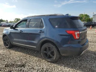 2017 Ford Explorer XLT z VIN 1FM5K8DH1HGA83077, wystawiony jako Copart lot #56548165 z przebiegiem 184 020 mil mil oraz Szkoda całkowita • Salvage title. Historia ofert i sprzedaży dostępna na DreamBid. Obrazek 2.