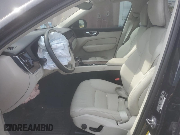 2021 Volvo XC60 Momentum с VIN YV4102RK1M1804048, выставлен на аукционе Copart как лот 57049835 с пробегом Не указан миль и Списание • Salvage title. История ставок и продаж доступна на DreamBid. Изображение 7.