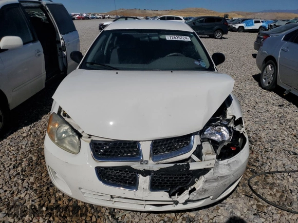 2005 Dodge Stratus SXT z VIN 1B3EL46T65N599178, wystawiony jako Copart lot #72625724 z przebiegiem 139 871 mil mil oraz Szkoda całkowita • Salvage title. Historia ofert i sprzedaży dostępna na DreamBid. Obrazek 5.