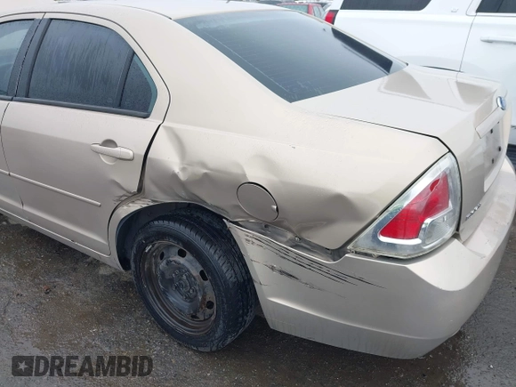 2006 Ford Fusion S with VIN 3FAFP06Z56R114621, listed as a IAAI auction lot 41901022 with 234,238 mi miles. Bid and sale history available at carsss.com. Image 6.