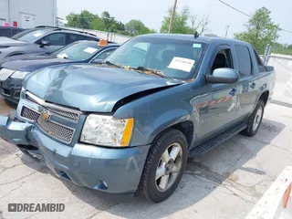 2009 Chevrolet Avalanche LT w/2LT with VIN 3GNFK22039G178725, listed as a IAAI auction lot 39426610 with 168,432 mi miles. Bid and sale history available at carsss.com. Image 2.