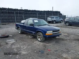2003 Chevrolet S-10 with VIN 1GCCS19H938235539, listed as a IAAI auction lot 41619672 with 223,699 mi miles and . Bid and sale history available at DreamBid. Image 1.