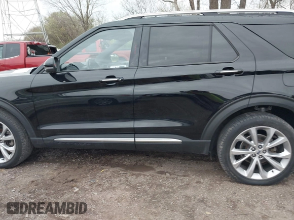2022 Ford Explorer Platinum z VIN 1FM5K8HC6NGA72795, wystawiony jako IAAI lot #41955734 z przebiegiem 41 373 mil mil oraz . Historia ofert i sprzedaży dostępna na DreamBid. Obrazek 15.