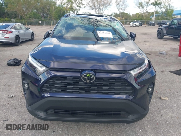 2022 Toyota RAV4 XLE Premium with VIN 2T3C1RFV0NW189365, listed as a IAAI auction lot 41691045 with 42,171 mi miles. Bid and sale history available at carsss.com. Image 12.