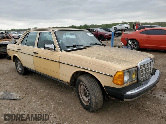 1983 Mercedes-Benz 300 with VIN WDBAB33A2DB030078, listed as a Copart auction lot 54630525 with 233,016 mi miles and Clean Title. Bid and sale history available at carsss.com. Image 4.