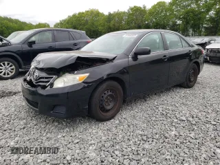 2011 Toyota Camry LE z VIN 4T4BF3EK5BR192113, wystawiony jako Copart lot #57660985 z przebiegiem 237 558 mil mil oraz Czysty tytuł • Clean title. Historia ofert i sprzedaży dostępna na DreamBid. Obrazek 1.