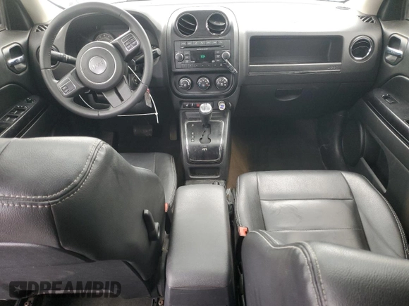 2016 Jeep Patriot Latitude z VIN 1C4NJRFB6GD695443, wystawiony jako Copart lot #52429825 z przebiegiem 125 999 mil mil oraz Czysty tytuł • Clean title. Historia ofert i sprzedaży dostępna na DreamBid. Obrazek 8.