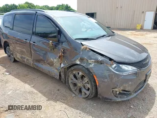 2019 Chrysler Pacifica Touring Plus z VIN 2C4RC1FG7KR604050, wystawiony jako IAAI lot #42274312 z przebiegiem 68 754 mil mil oraz . Historia ofert i sprzedaży dostępna na DreamBid. Obrazek 1.