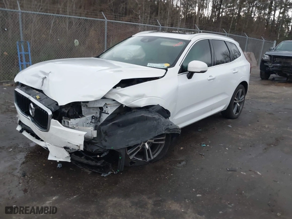 2019 Volvo XC60 Momentum with VIN LYV102DK9KB319379, listed as a IAAI auction lot 41136600 with 73,063 mi miles. Bid and sale history available at carsss.com. Image 18.