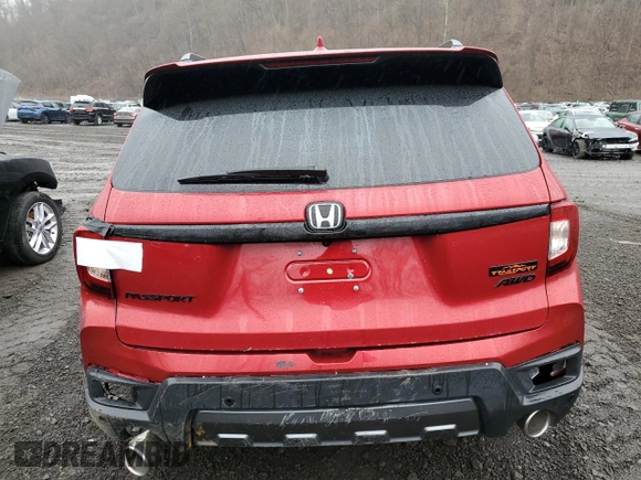 2024 Honda Passport TrailSport with VIN 5FNYF8H64RB019688, listed as a Copart auction lot 52196585 with 14,943 mi miles and Salvage Title. Bid and sale history available at carsss.com. Image 6.