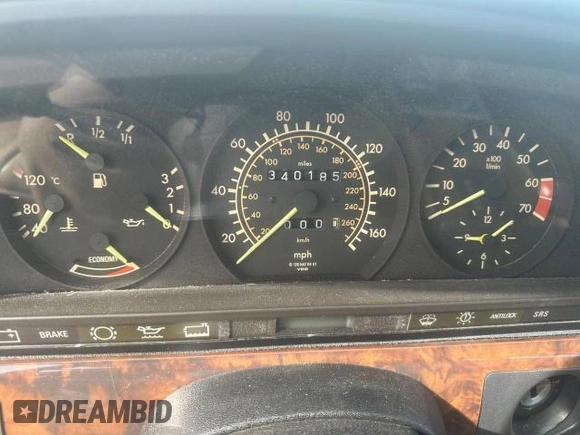 1986 Mercedes-Benz 560 with VIN WDBCA39D9GA217924, listed as a Copart auction lot 44278365 with 340,185 mi miles and Clean Title. Bid and sale history available at DreamBid. Image 8.