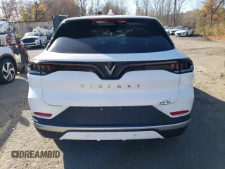 2024 VinFast VF 8 Eco z VIN RLLV1AEB6RH004433, wystawiony jako Copart lot #81082834 z przebiegiem Nie podano mil oraz Szkoda całkowita • Salvage title. Historia ofert i sprzedaży dostępna na DreamBid. Obrazek 6.