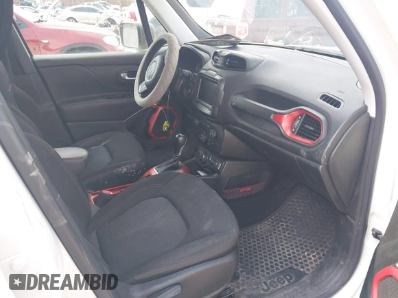 2018 Jeep Renegade Trailhawk with VIN ZACCJBCB9JPG76350, listed as a IAAI auction lot 40249880 with 74,926 mi miles. Bid and sale history available at carsss.com. Image 5.