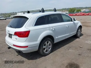 2015 Audi Q7 Premium Plus with VIN WA1LGAFE8FD017092, listed as a IAAI auction lot 42073593 with 105,593 mi miles and . Bid and sale history available at DreamBid. Image 4.