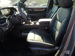 2024 GMC Acadia FWD Elevation z VIN 1GKENKKS2RJ170891, wystawiony jako Copart lot #64642694 z przebiegiem 726 mil mil oraz Szkody całkowita. Historia ofert i sprzedaży dostępna na DreamBid. Obrazek 7.