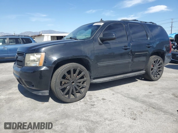 2010 Chevrolet Tahoe LT z VIN 1GNMCBE30AR206818, wystawiony jako Copart lot #52165385 z przebiegiem 181 619 mil mil oraz Czysty tytuł • Clean title. Historia ofert i sprzedaży dostępna na DreamBid. Obrazek 1.